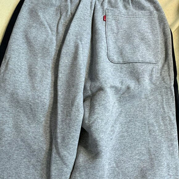Levi's Men's Size Small Greay Tab Fleece Sweatpants Joggers - Picture 1 of 5